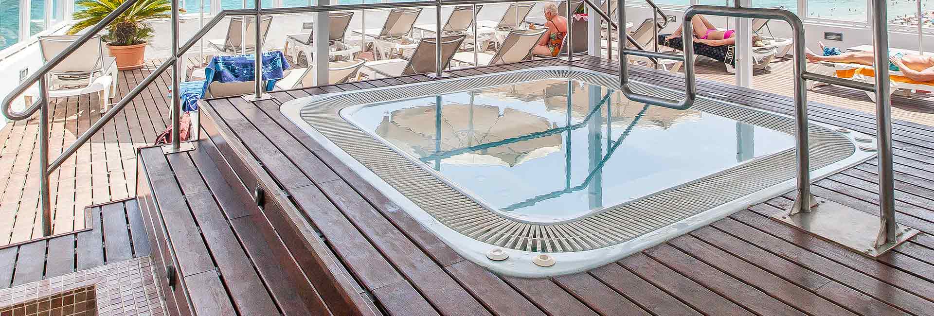 hero jacuzzi hotel voramar mallorca